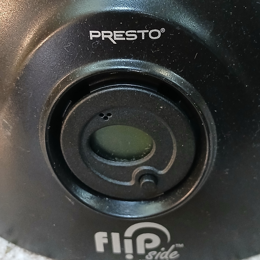Non-Stick Black Waffle Maker - Picture 4 of 4